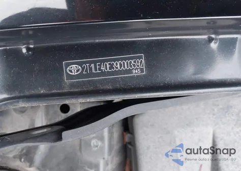 2009 Toyota Matrix S z USA, uszkodzony, nr VIN 2T1LE40E39C003592